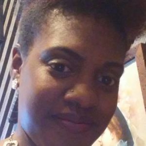 Meet your Posher, Dominique